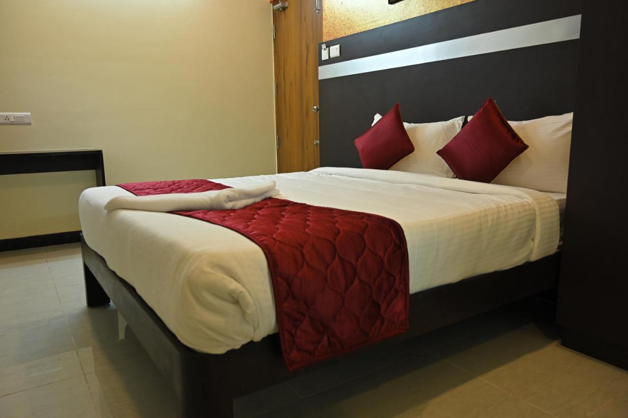 Hotel Treebo Sripadha Residency Alipiri Road à Tirupati Extérieur photo