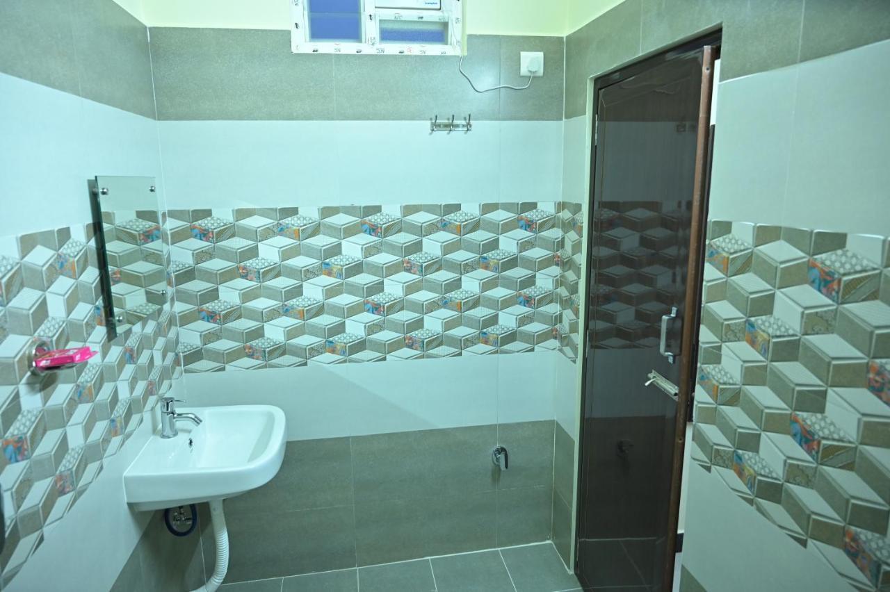 Hotel Treebo Sripadha Residency Alipiri Road à Tirupati Extérieur photo